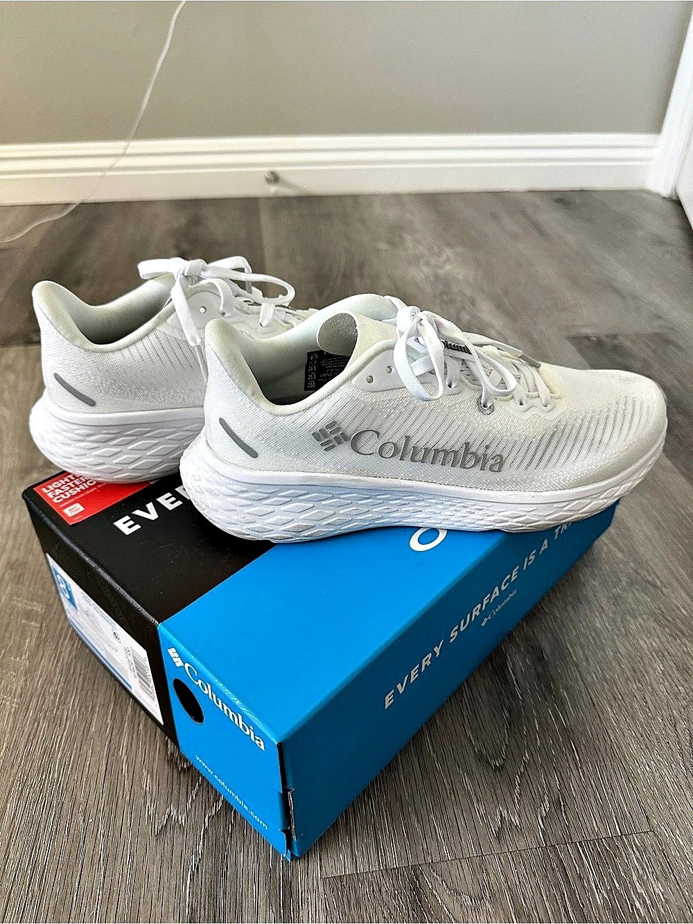 Columbia Konos Featherweight Women's White Sneakers US 8.5